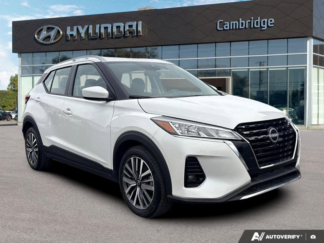 2024 Nissan Kicks SV   NO ACCIDENTS   REMOTE START   6.6L/100KM Photo