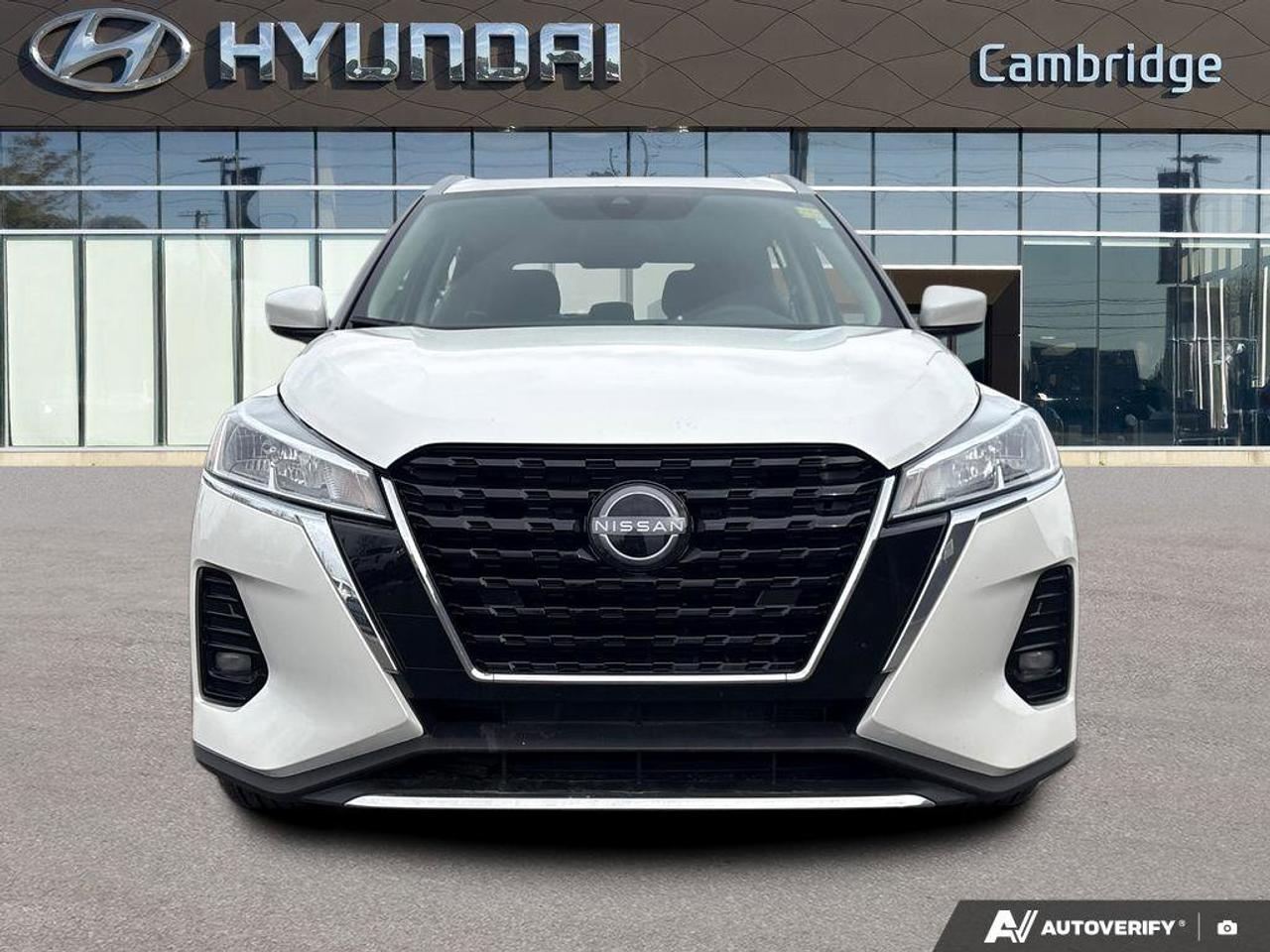 2024 Nissan Kicks SV   NO ACCIDENTS   REMOTE START   6.6L/100KM Photo