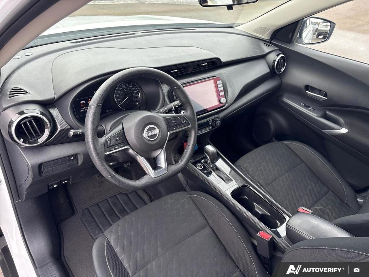 2024 Nissan Kicks SV   NO ACCIDENTS   REMOTE START   6.6L/100KM Photo