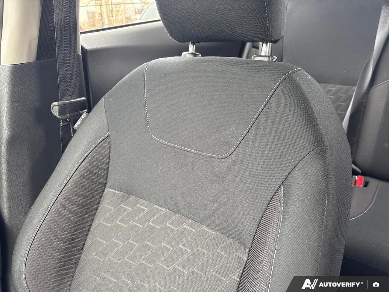2024 Nissan Kicks SV   NO ACCIDENTS   REMOTE START   6.6L/100KM Photo