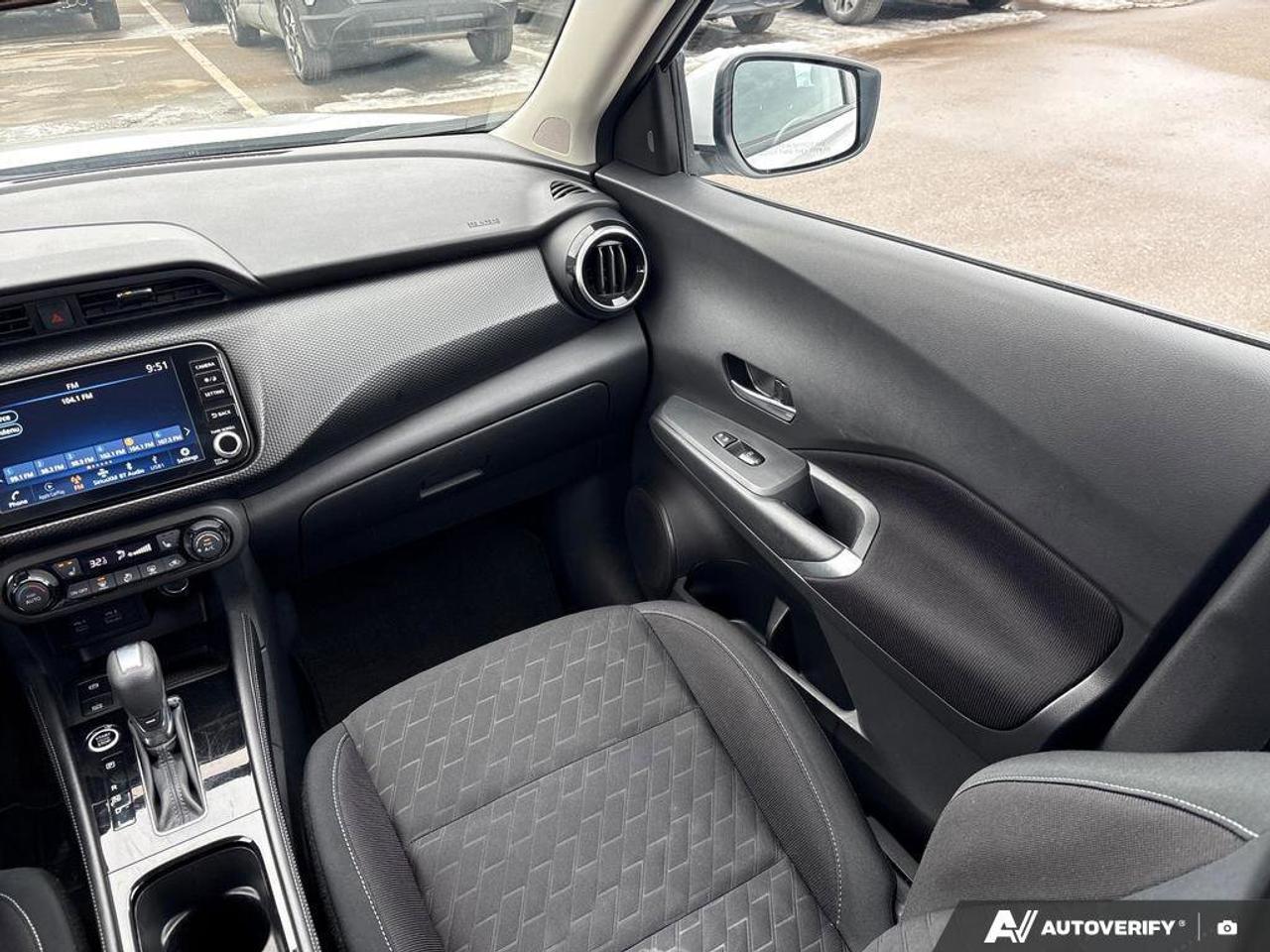 2024 Nissan Kicks SV   NO ACCIDENTS   REMOTE START   6.6L/100KM Photo