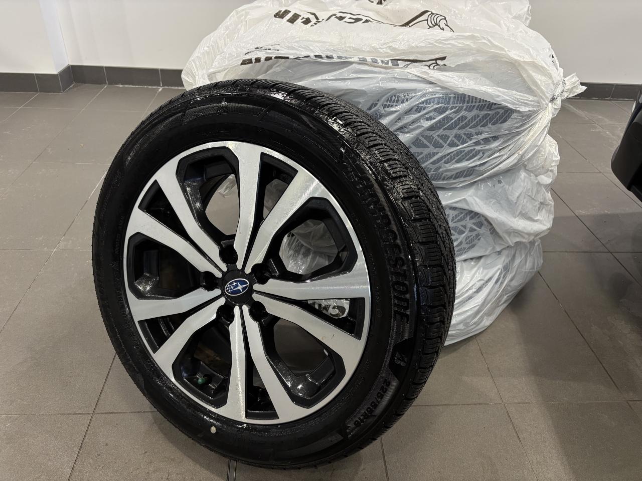 2020 Subaru Forester LIMITED  2 SETS OF TIRES/RIMS   NAVI  SUNROOF  AWD Photo