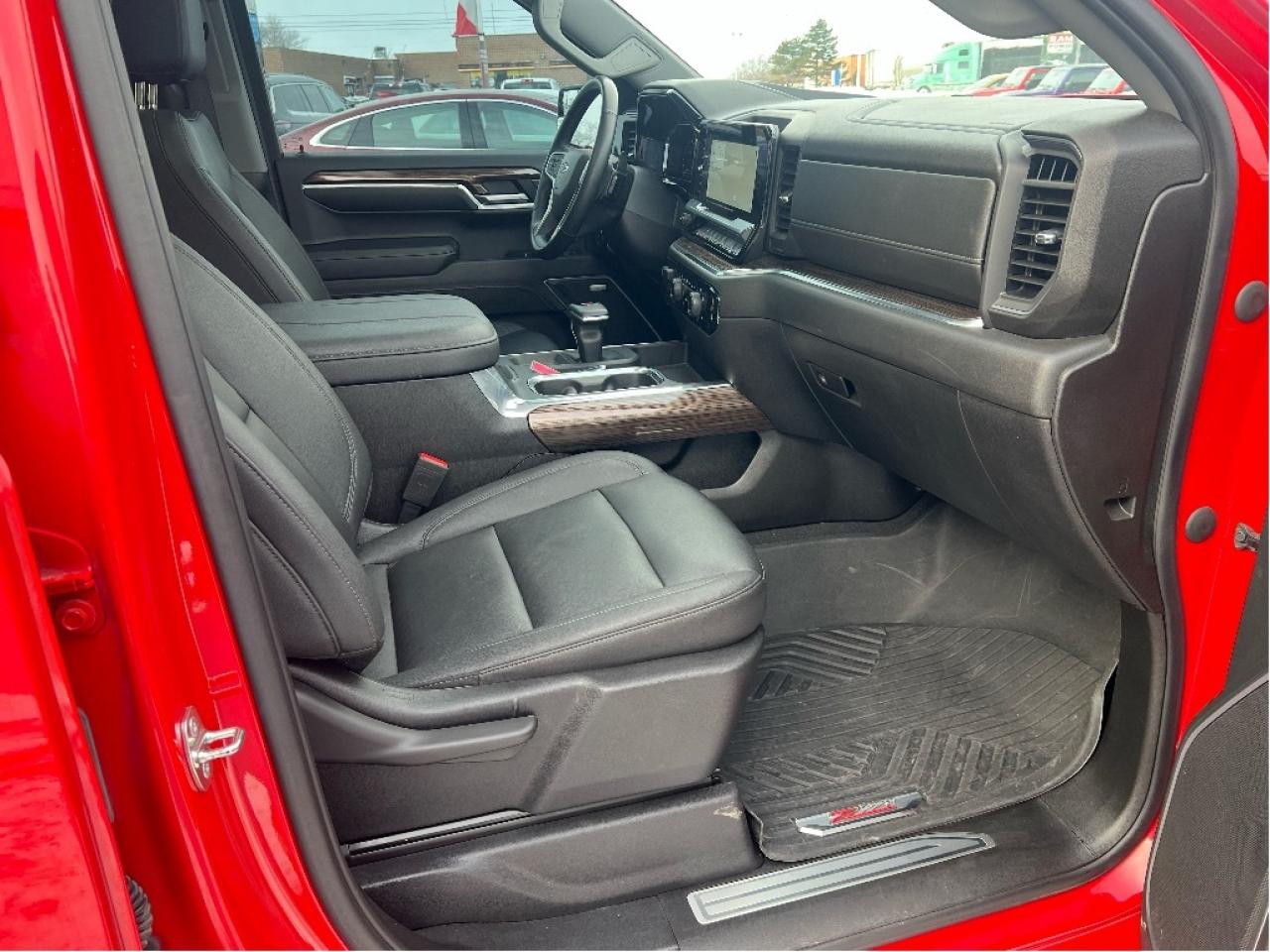 2023 Chevrolet Silverado 1500 RST Crew 5.3L V8 4x4 *LTHR *SUN *Z71 *LOW KMS Photo