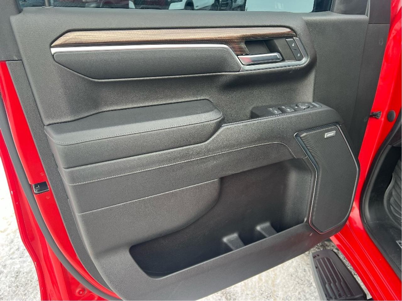 2023 Chevrolet Silverado 1500 RST Crew 5.3L V8 4x4 *LTHR *SUN *Z71 *LOW KMS Photo