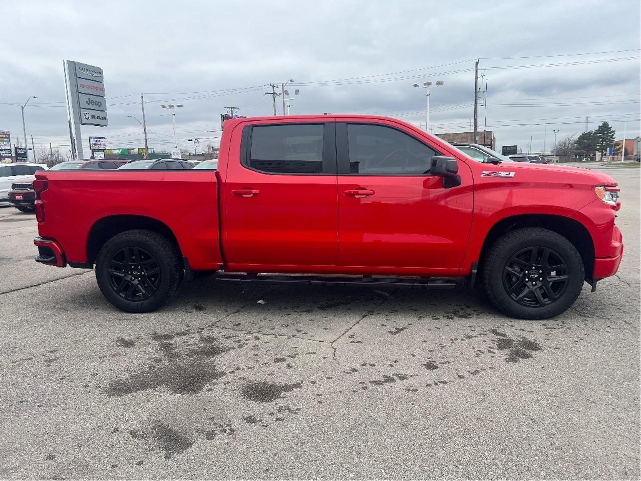 2023 Chevrolet Silverado 1500 RST Crew 5.3L V8 4x4 *LTHR *SUN *Z71 *LOW KMS Photo
