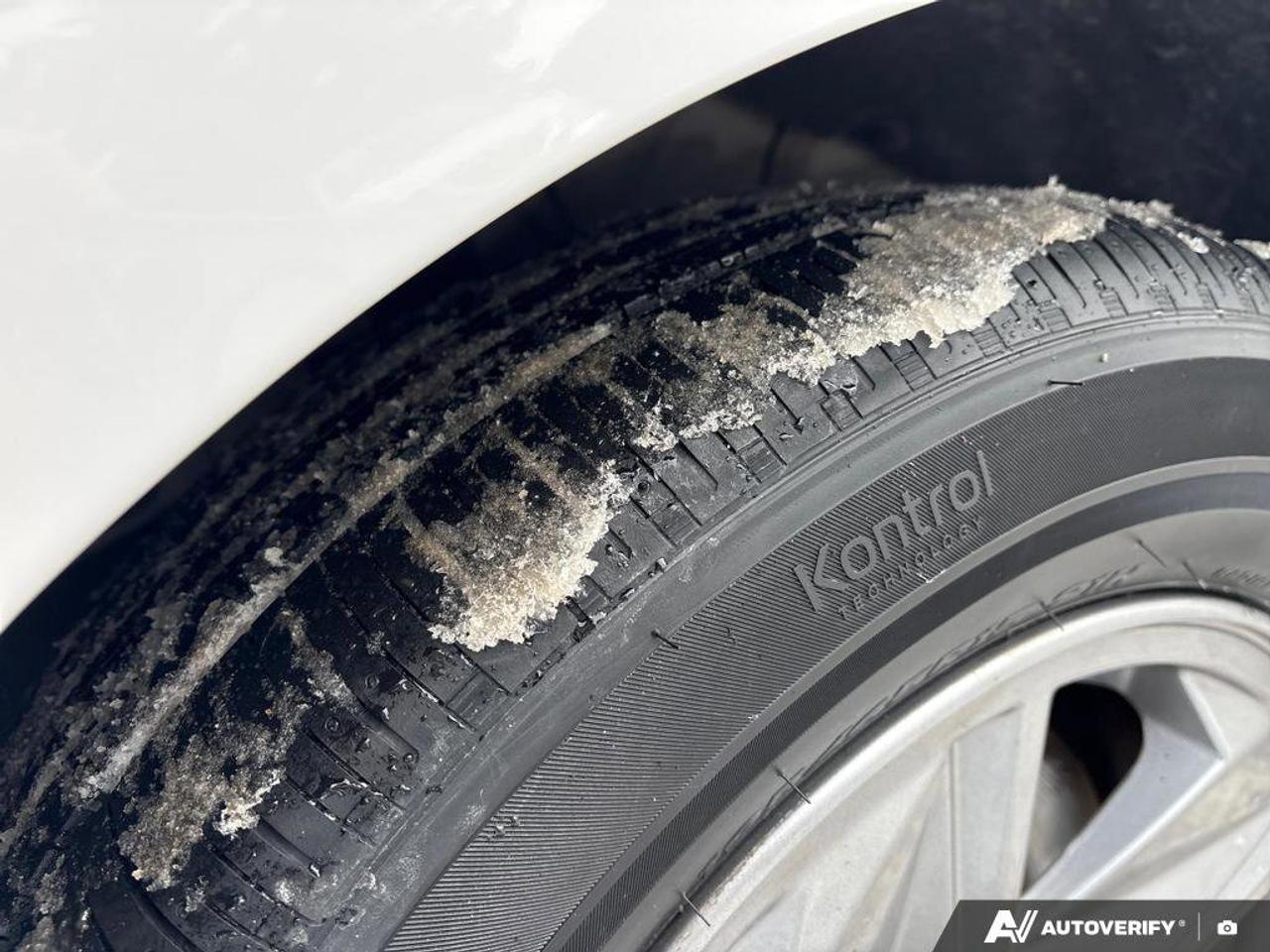 2024 Hyundai Elantra Essential   ONE OWNER   CARPLAY   LANE KEEP ASSIST Photo