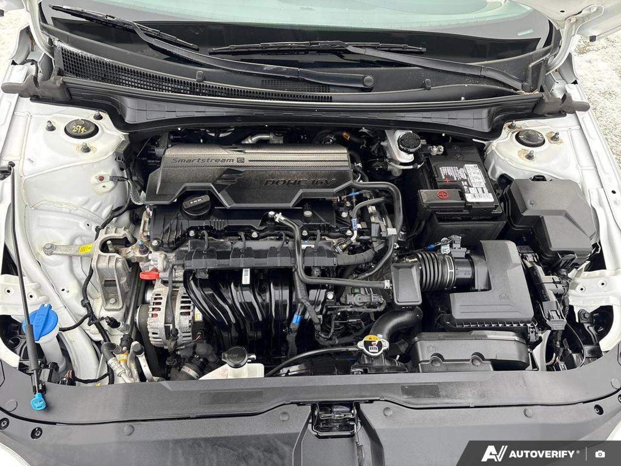 2024 Hyundai Elantra Essential   ONE OWNER   CARPLAY   LANE KEEP ASSIST Photo