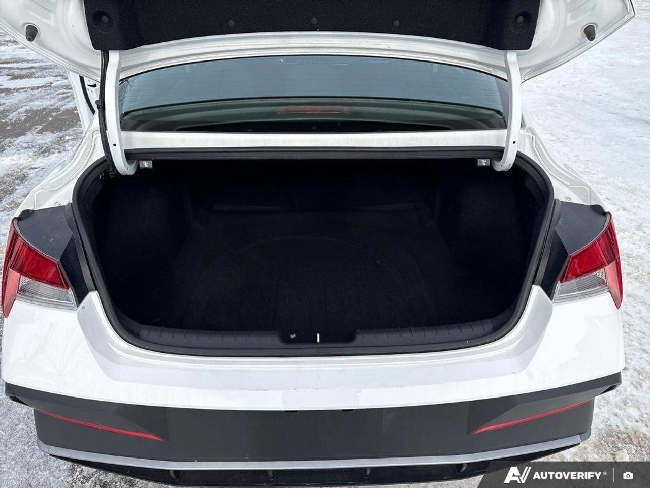 2024 Hyundai Elantra Essential   ONE OWNER   CARPLAY   LANE KEEP ASSIST Photo