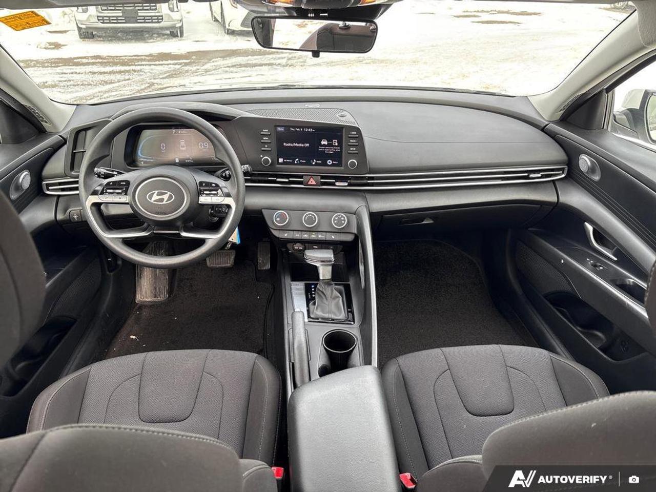 2024 Hyundai Elantra Essential   ONE OWNER   CARPLAY   LANE KEEP ASSIST Photo