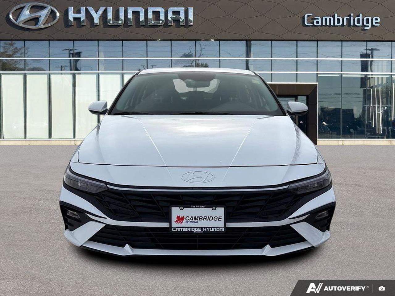 2024 Hyundai Elantra Essential   ONE OWNER   CARPLAY   5.9L/100KM Photo