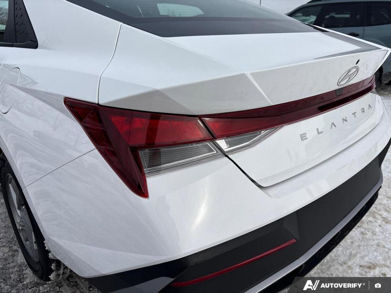 2024 Hyundai Elantra Essential   ONE OWNER   CARPLAY   5.9L/100KM Photo