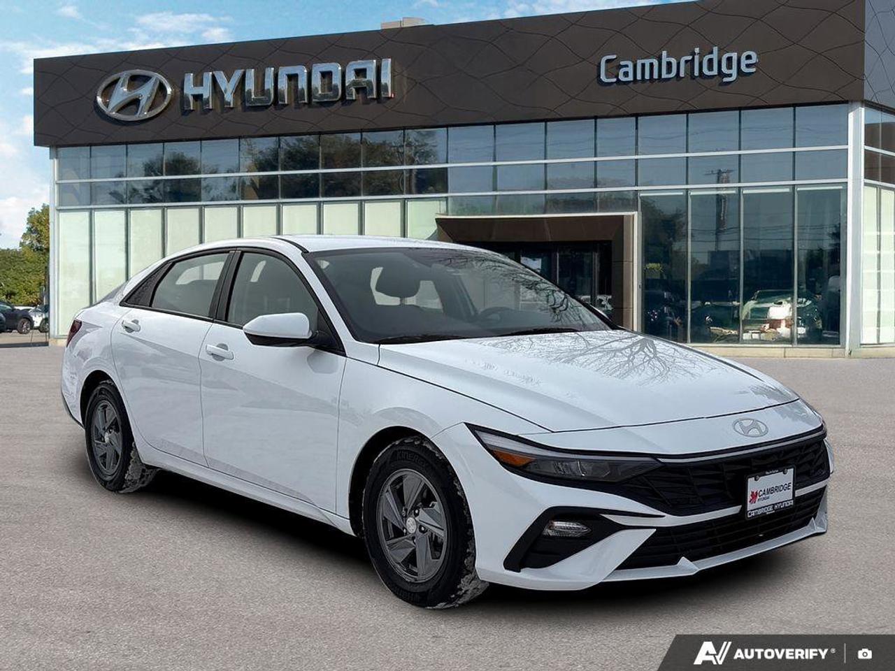 2024 Hyundai Elantra Essential   ONE OWNER   CARPLAY   5.9L/100KM Photo