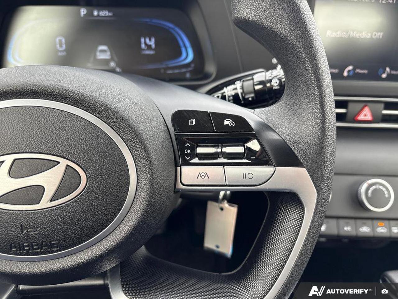 2024 Hyundai Elantra Essential   ONE OWNER   CARPLAY   5.9L/100KM Photo