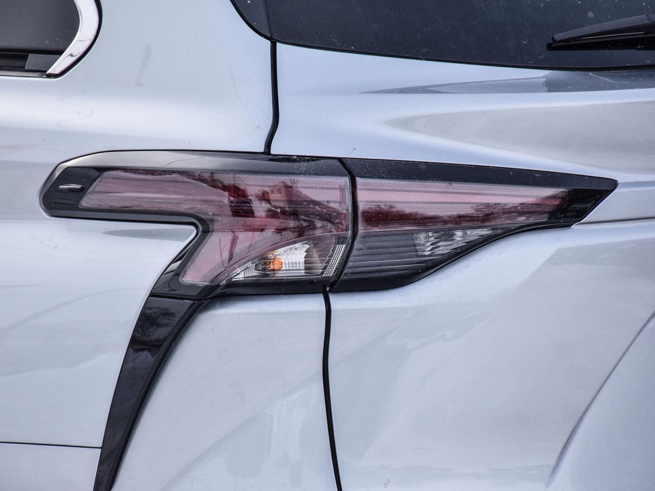 2025 Toyota Sienna XLE Photo