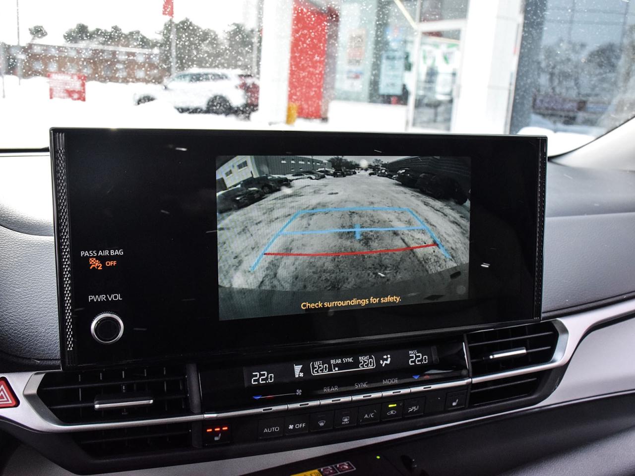 2025 Toyota Sienna XLE Photo