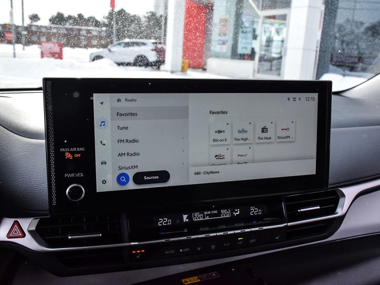 2025 Toyota Sienna XLE Photo