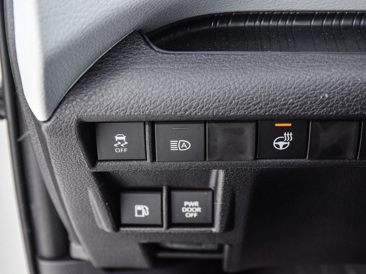 2025 Toyota Sienna XLE Photo