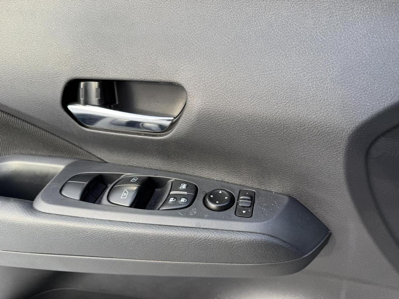 2024 Nissan Kicks SV FWD Photo