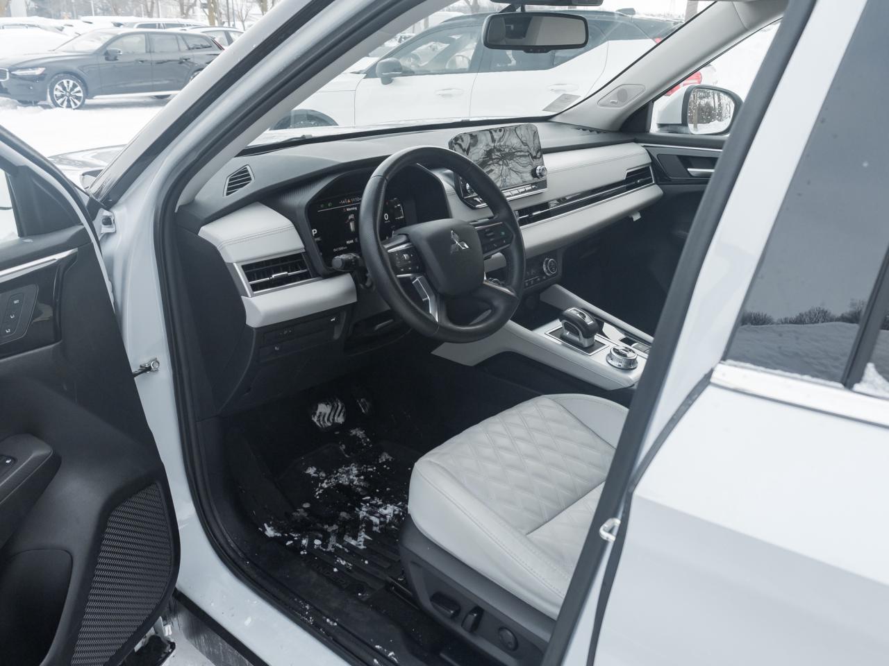 2024 Mitsubishi Outlander GT S-AWC CPO FINANCE RATES FOR AS LOW AS 0.90% Photo