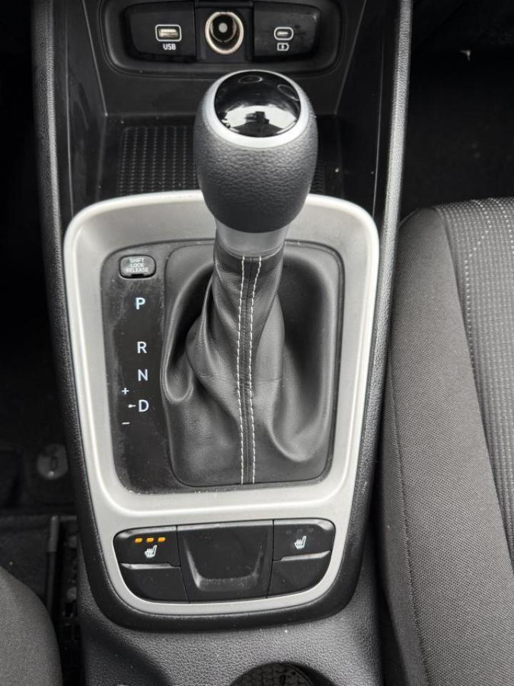 2025 Hyundai Venue Essential IVT Photo