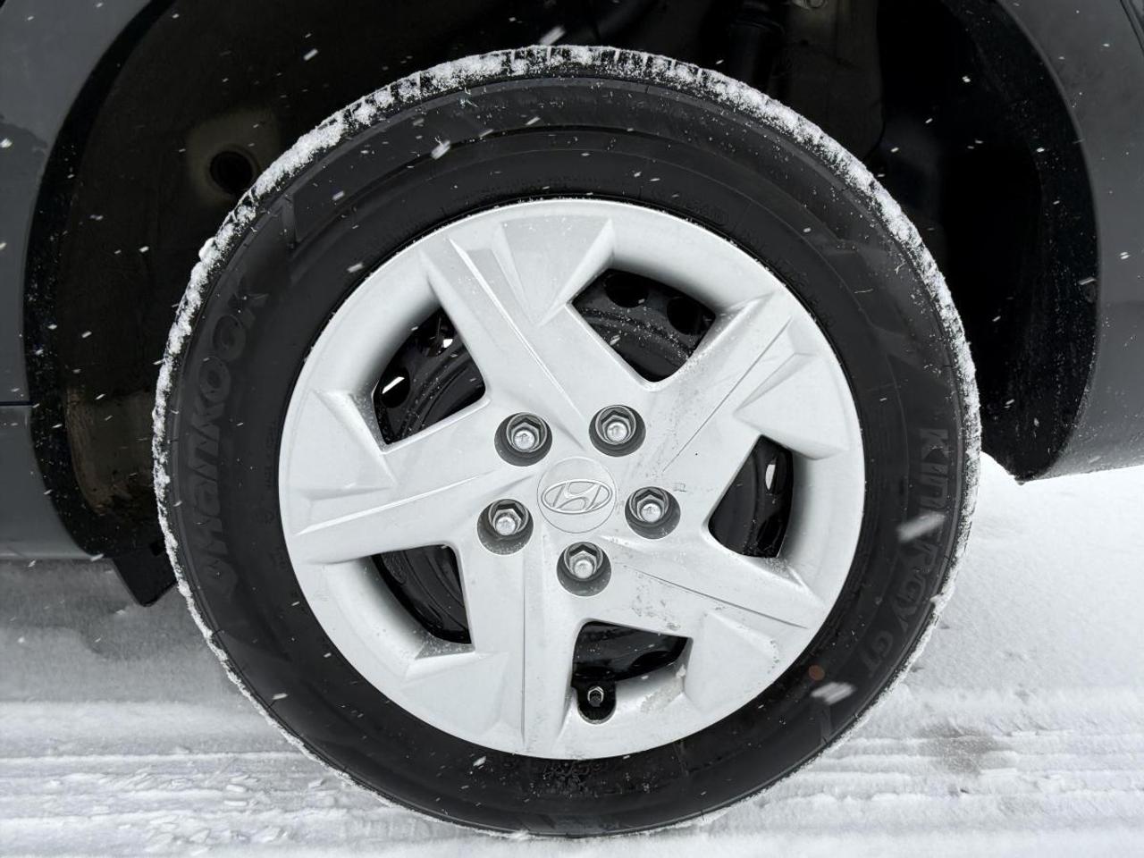 2025 Hyundai Venue Essential IVT Photo