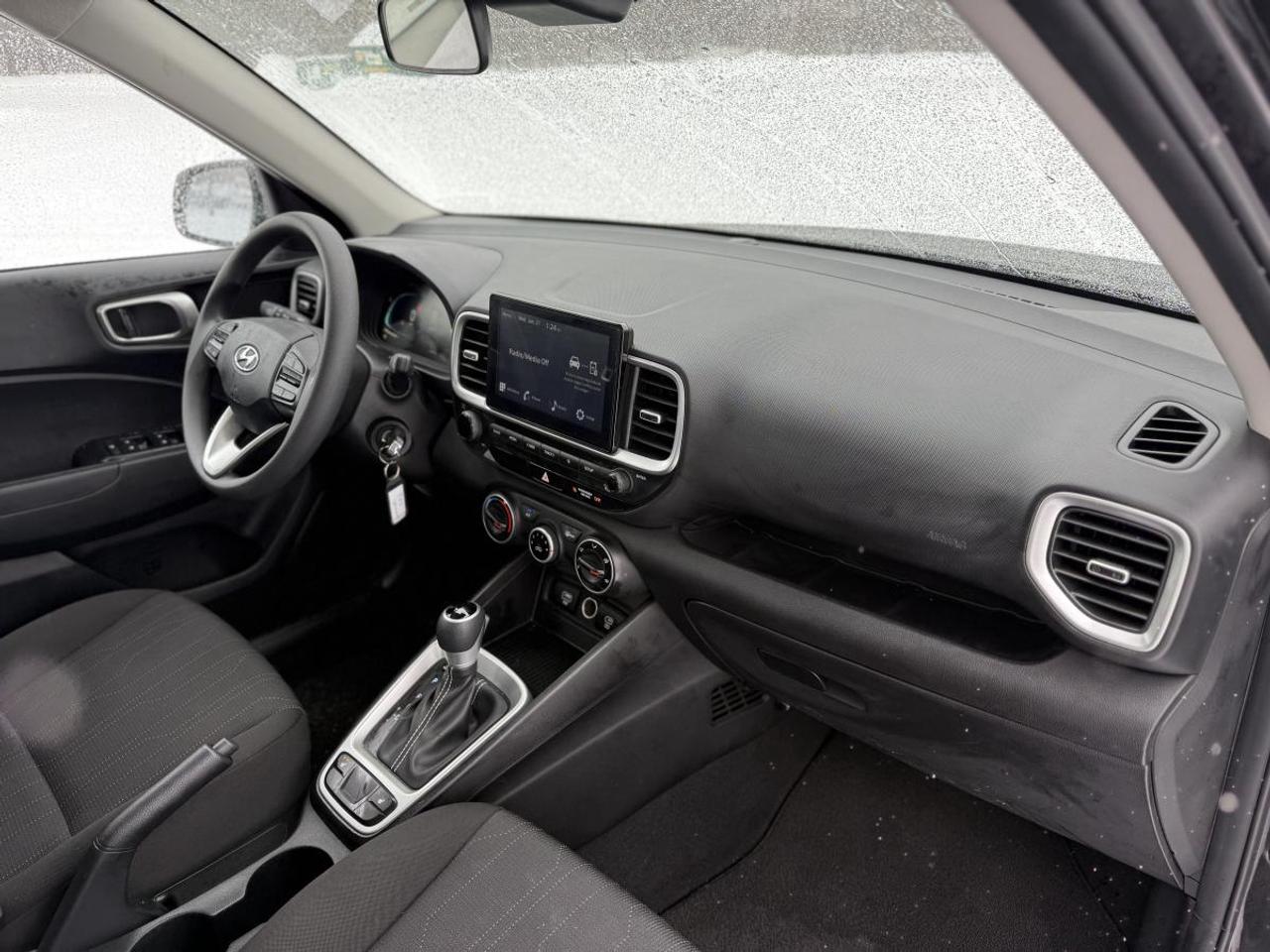 2025 Hyundai Venue Essential IVT Photo