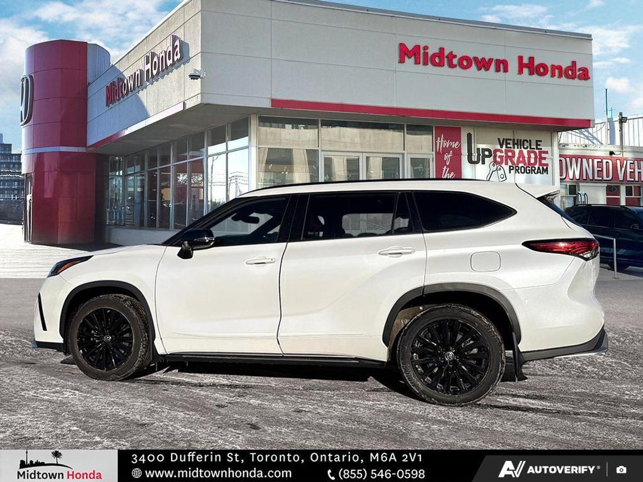 2023 Toyota Highlander RED INTERIOR   NEW ARRIVAL Photo