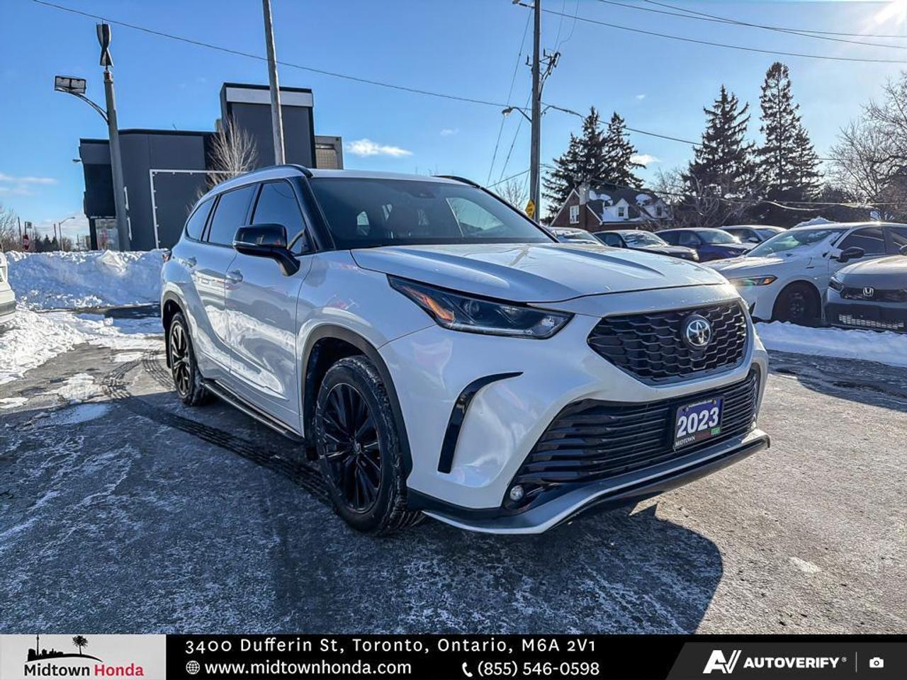 2023 Toyota Highlander RED INTERIOR   NEW ARRIVAL Photo