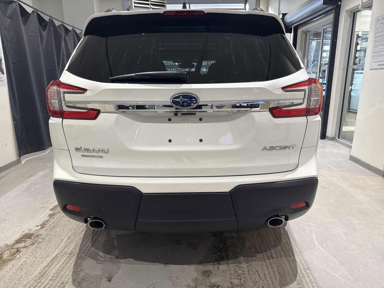 2024 Subaru ASCENT LIMITED AWD   8-PASS   TOP OF LINE   VERY LOW KM Photo