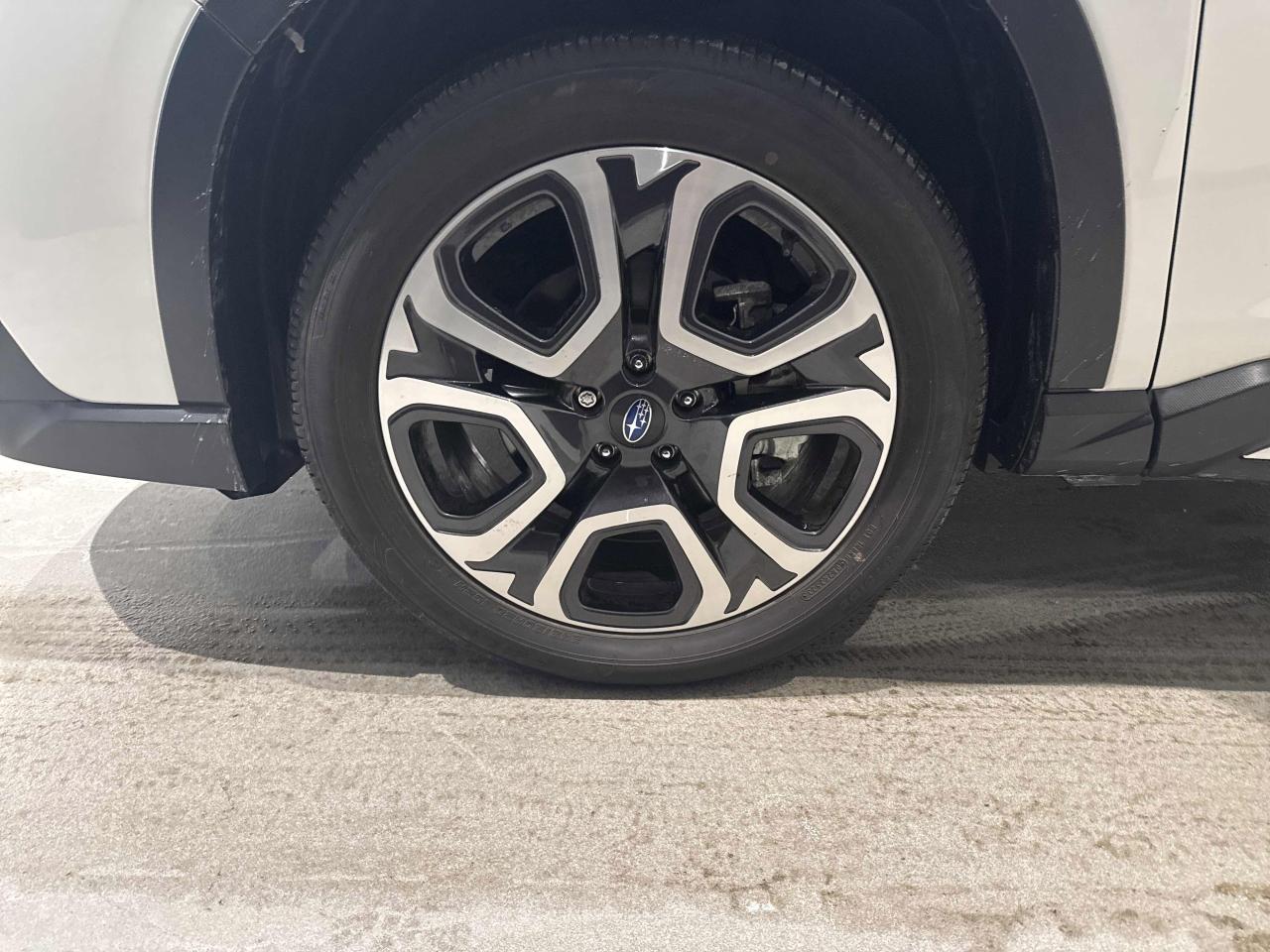 2024 Subaru ASCENT LIMITED AWD   8-PASS   TOP OF LINE   VERY LOW KM Photo