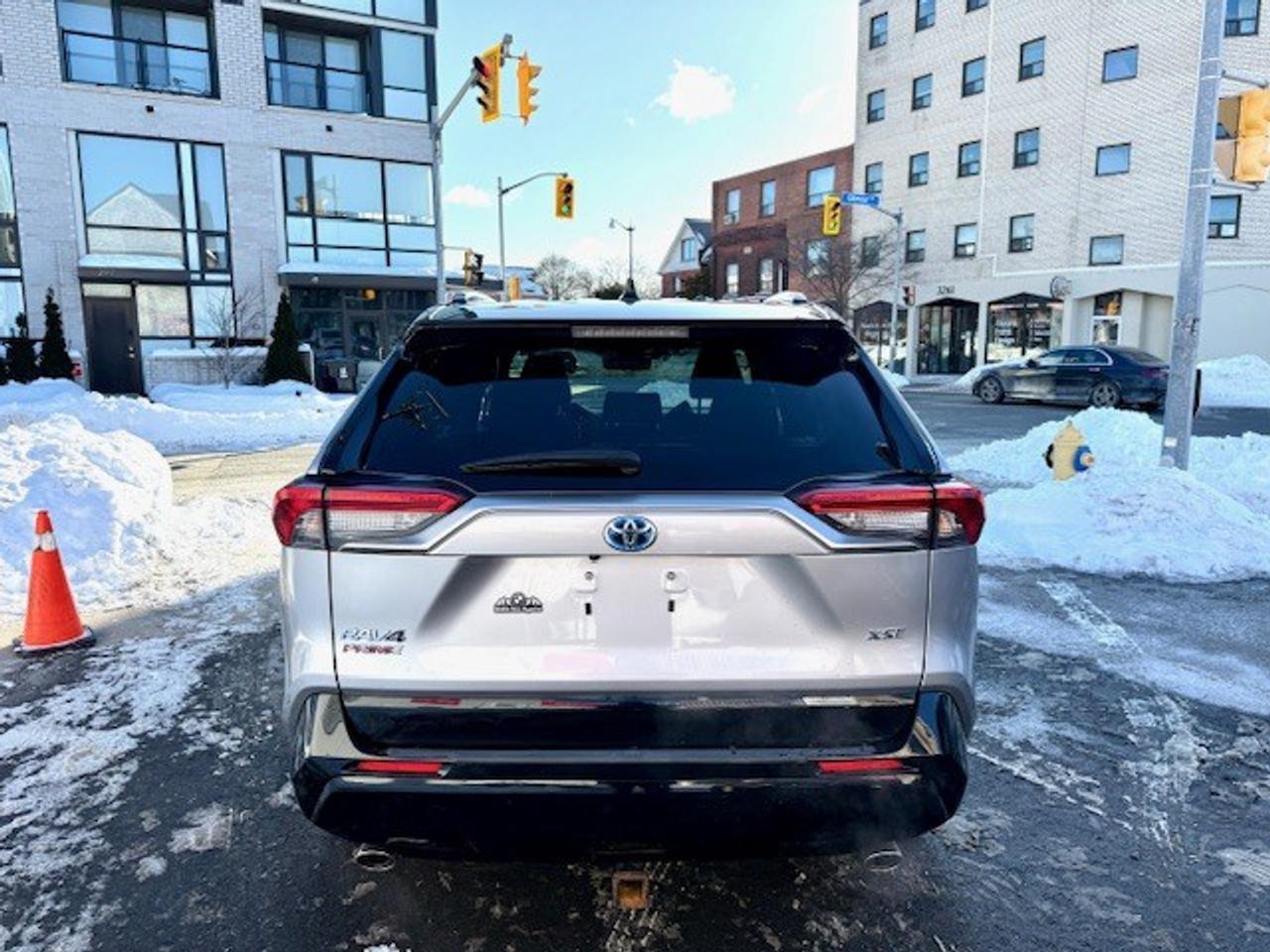 2023 Toyota RAV4 Prime XSE AWD, WINTER PKG, APPLE CARPLAY, NEW TIRES Photo