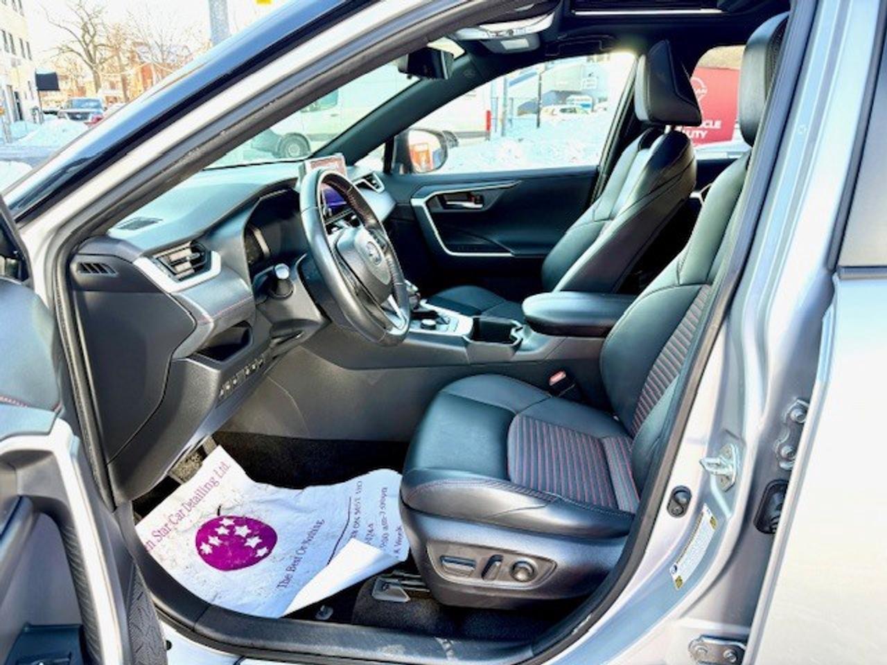 2023 Toyota RAV4 Prime XSE AWD, WINTER PKG, APPLE CARPLAY, NEW TIRES Photo