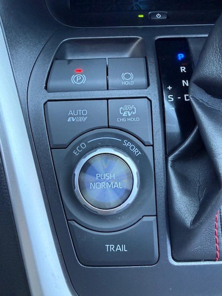 2023 Toyota RAV4 Prime XSE AWD, WINTER PKG, APPLE CARPLAY, NEW TIRES Photo