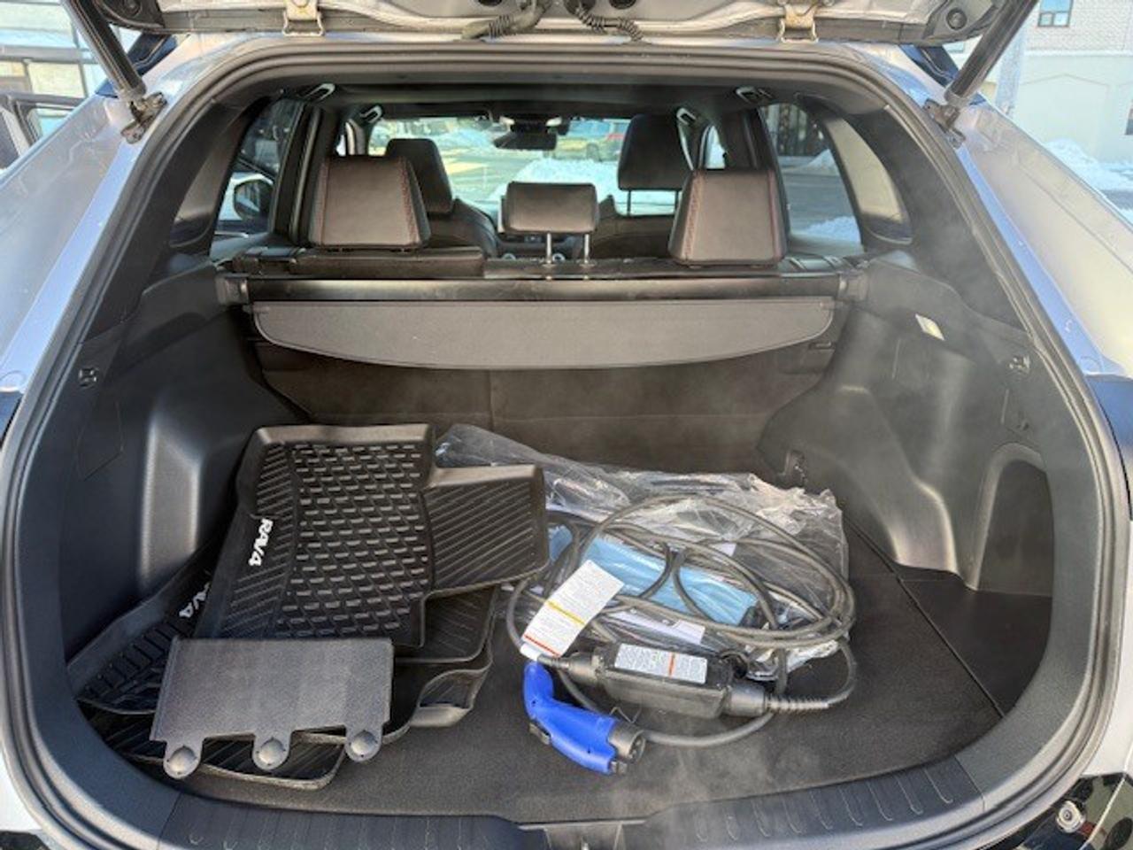 2023 Toyota RAV4 Prime XSE AWD, WINTER PKG, APPLE CARPLAY, NEW TIRES Photo