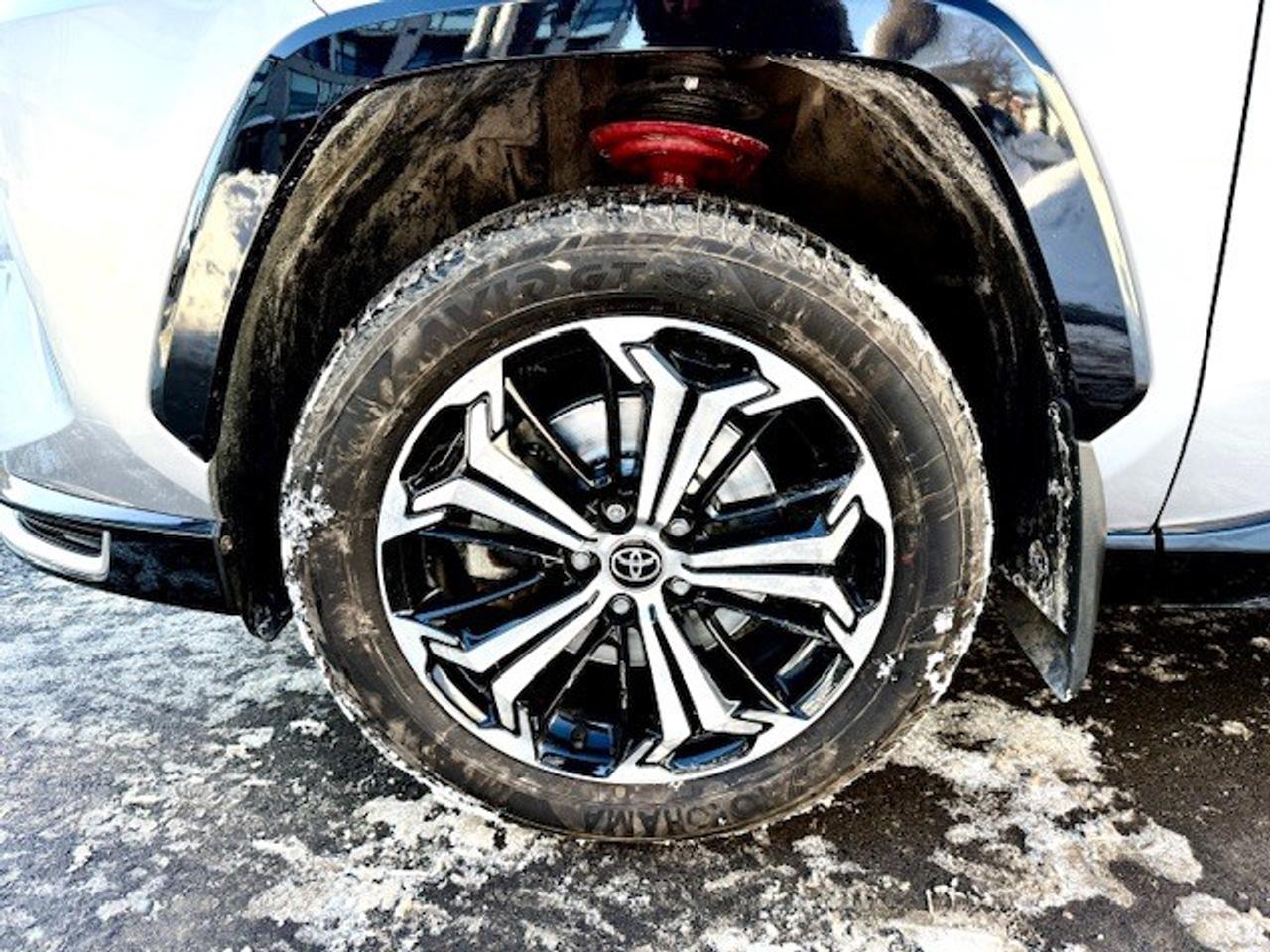 2023 Toyota RAV4 Prime XSE AWD, WINTER PKG, APPLE CARPLAY, NEW TIRES Photo