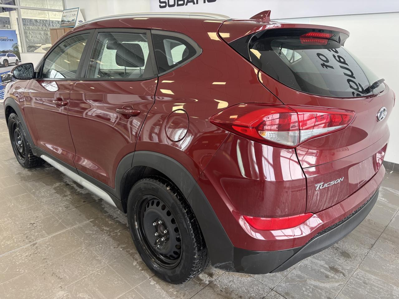 2018 Hyundai Tucson PREMIUM   2 SETS OF TIRES/RIMS   1 OWNER   CARPLAY Photo