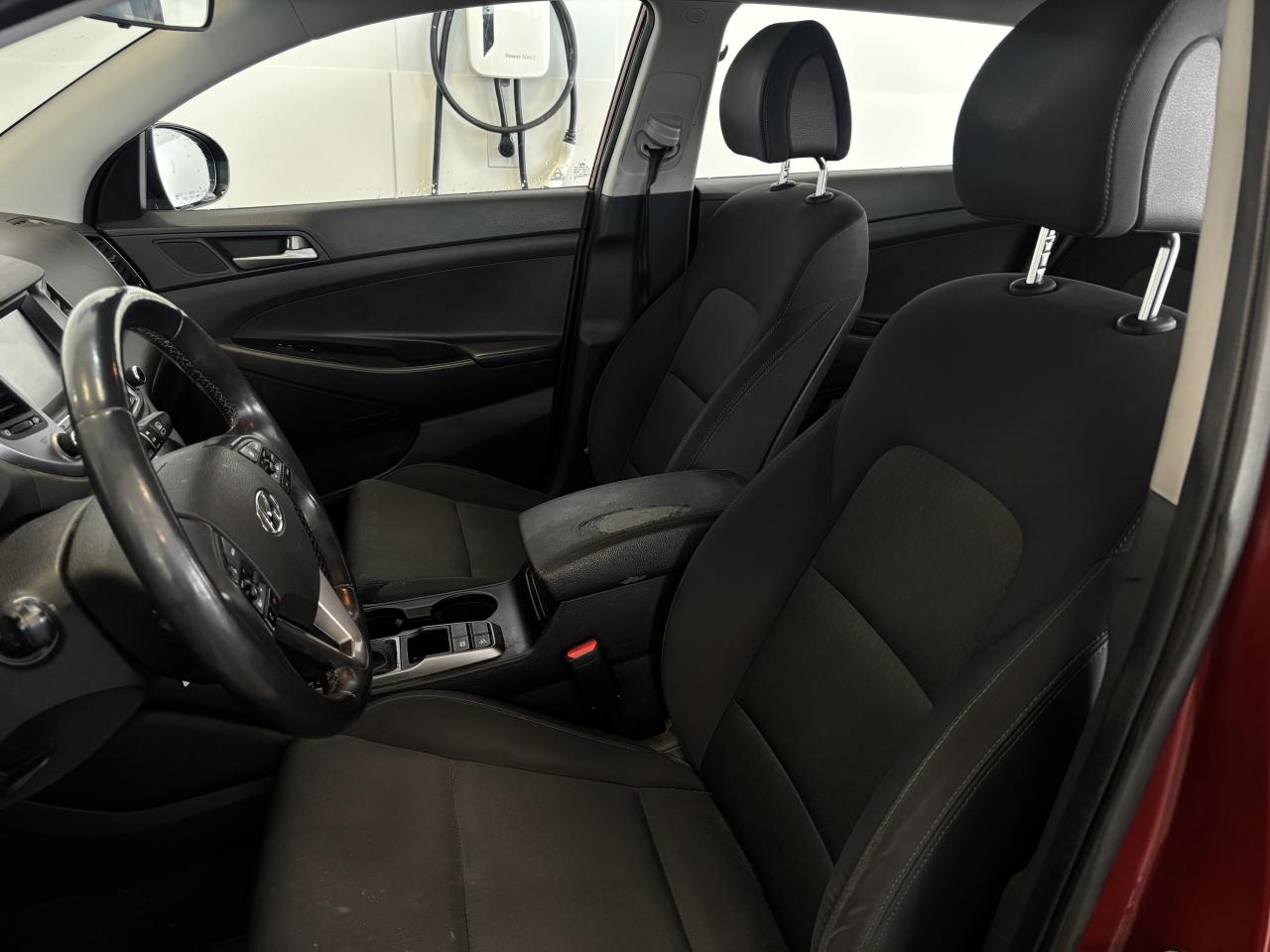 2018 Hyundai Tucson PREMIUM   2 SETS OF TIRES/RIMS   1 OWNER   CARPLAY Photo