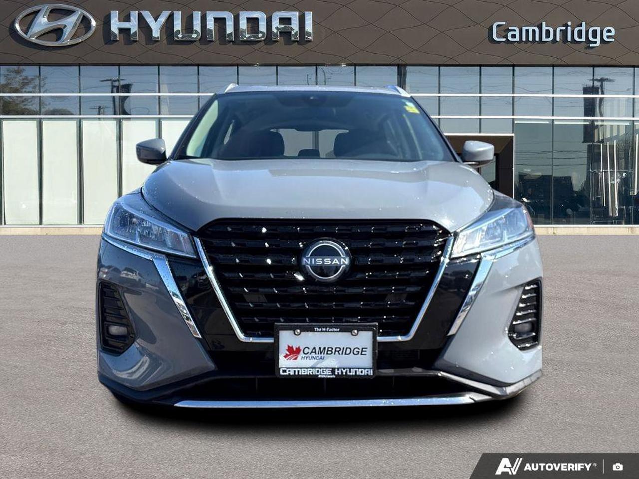 2024 Nissan Kicks SV   NO ACCIDENTS   ONE OWNER   6.6L/100KM Photo