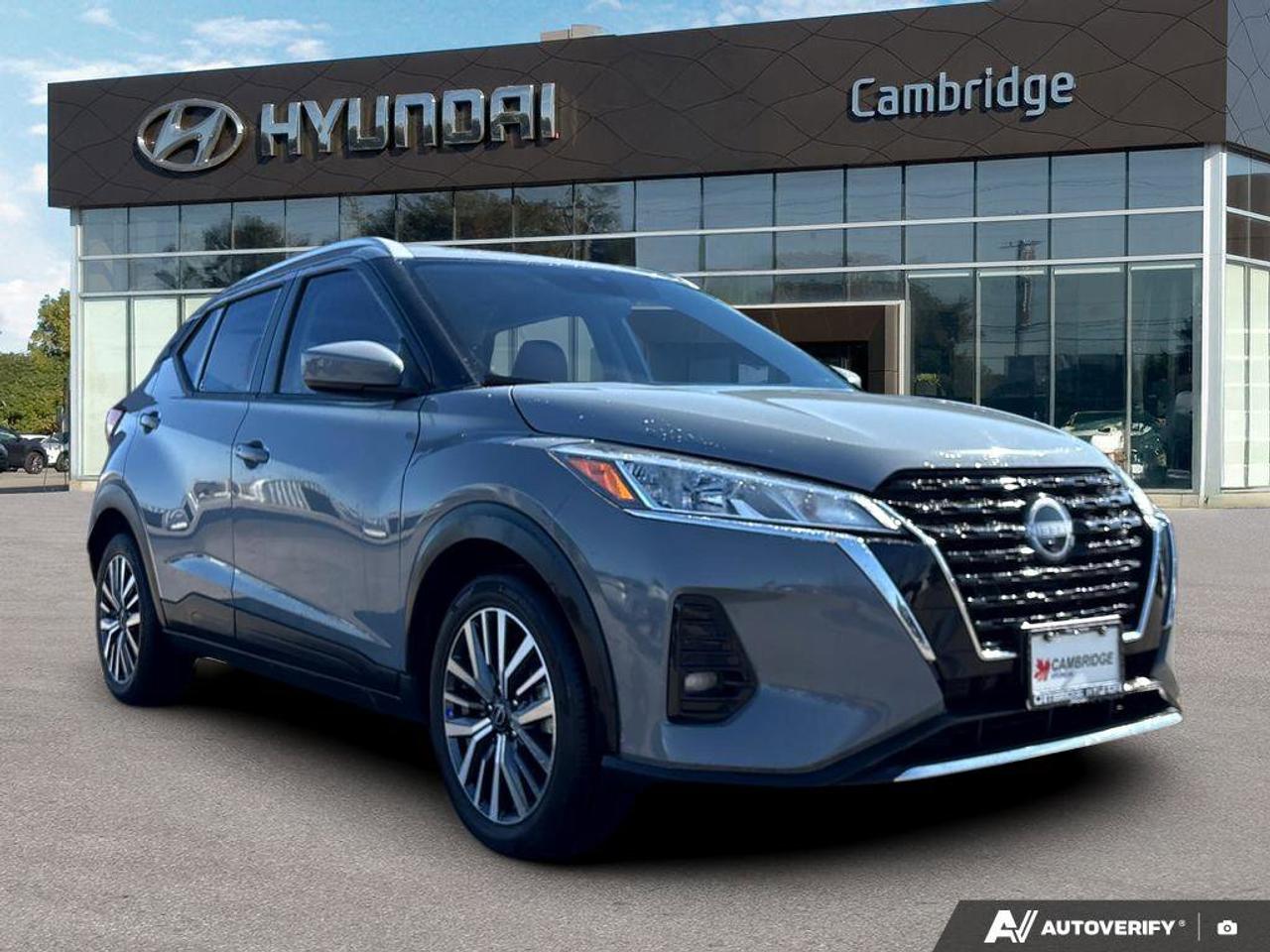 2024 Nissan Kicks SV   NO ACCIDENTS   ONE OWNER   6.6L/100KM Photo