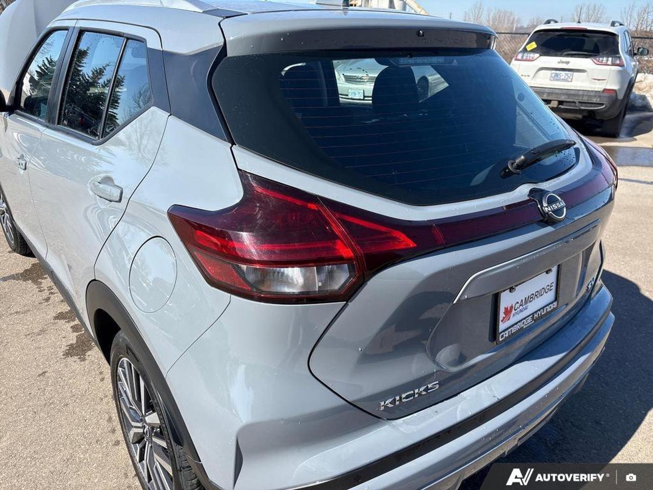 2024 Nissan Kicks SV   NO ACCIDENTS   ONE OWNER   6.6L/100KM Photo
