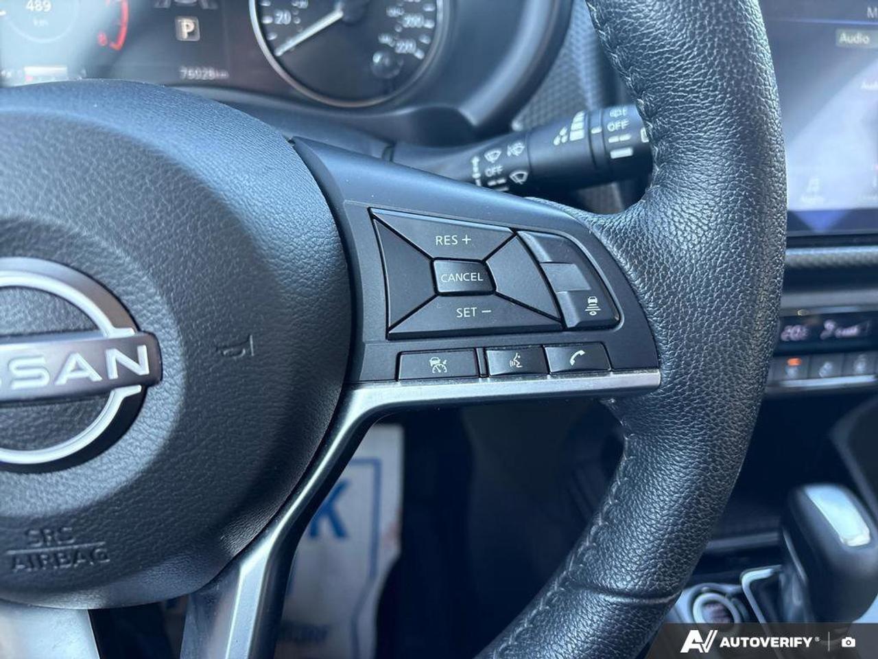 2024 Nissan Kicks SV   NO ACCIDENTS   ONE OWNER   6.6L/100KM Photo