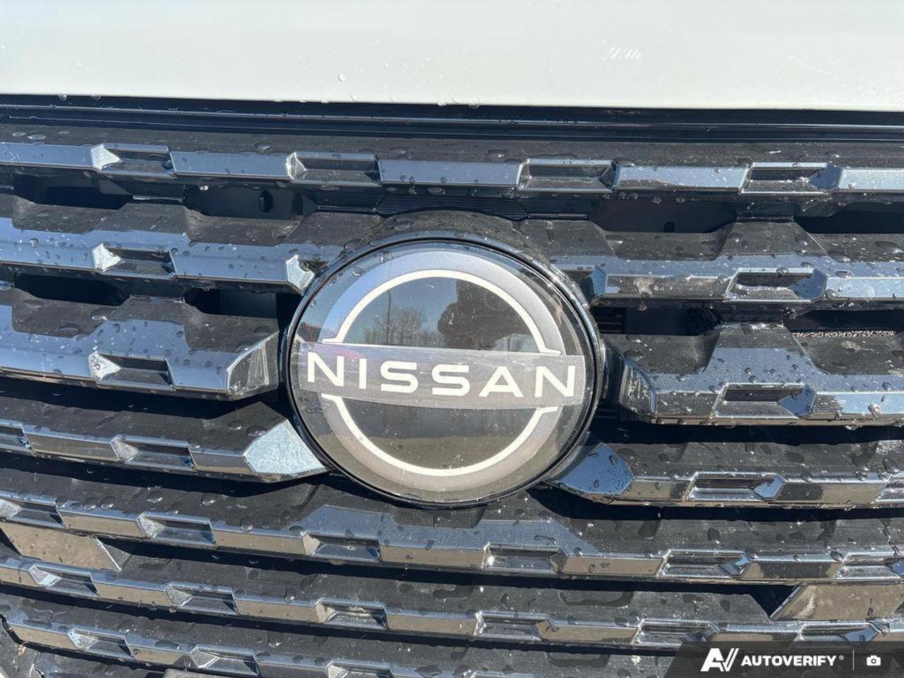 2024 Nissan Kicks SV   CLEAN CARFAX   REMOTE START   HEATED SEATS Photo