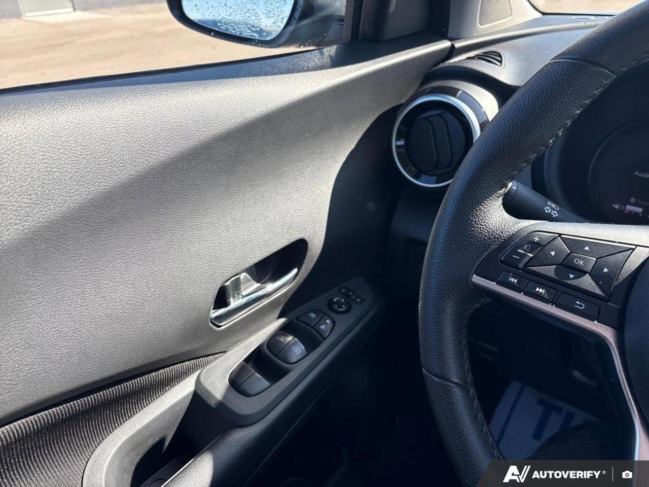 2024 Nissan Kicks SV   CLEAN CARFAX   REMOTE START   HEATED SEATS Photo