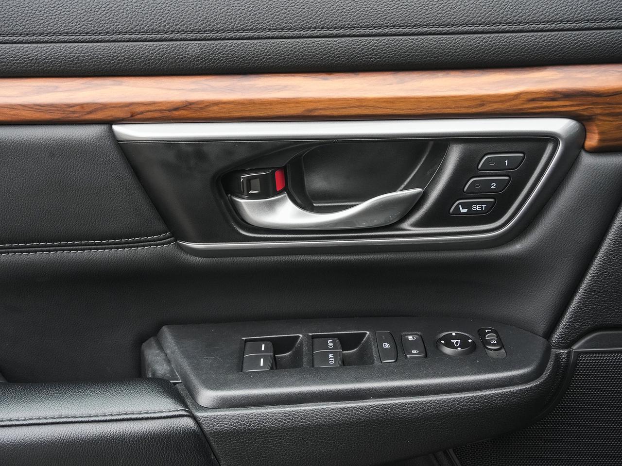 2019 Honda CR-V Touring Photo4