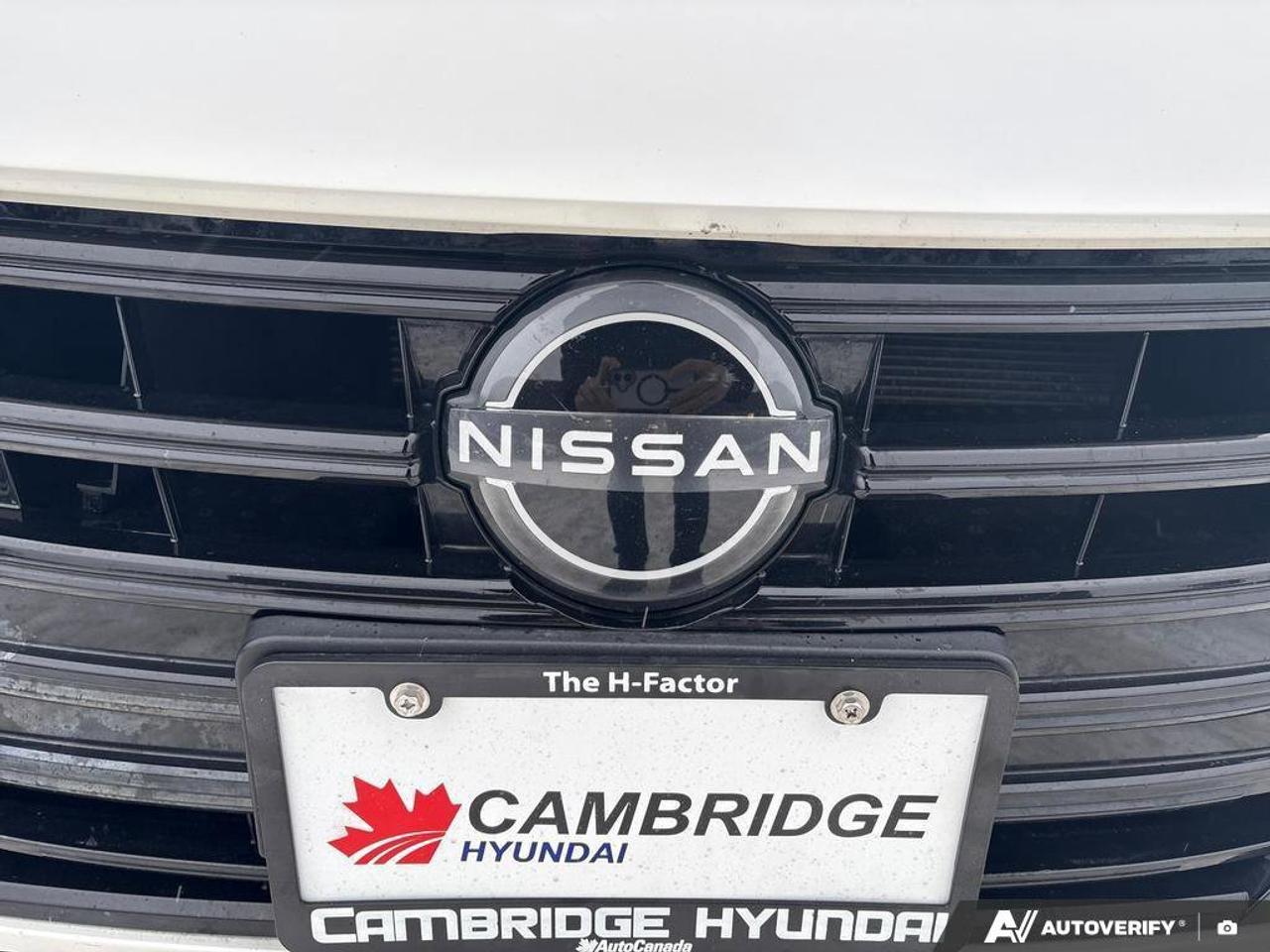 2024 Nissan Versa SV   CLEAN CARFAX   BLIND SPOT WARNING   CARPLAY Photo