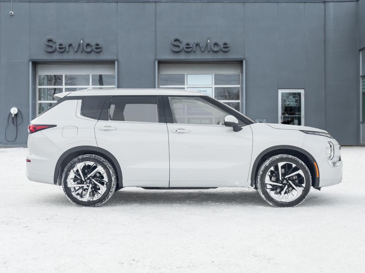 2022 Mitsubishi Outlander GT S-AWC CPO FINANCE RATES FOR AS LOW AS 0.90% Photo3