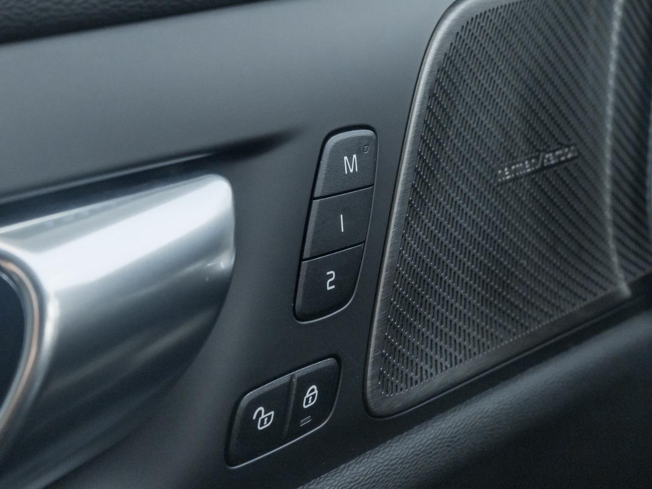 2026 Volvo V60 Cross Country B5 AWD Ultra  NEARLY NEW  VOLVO CPO Photo