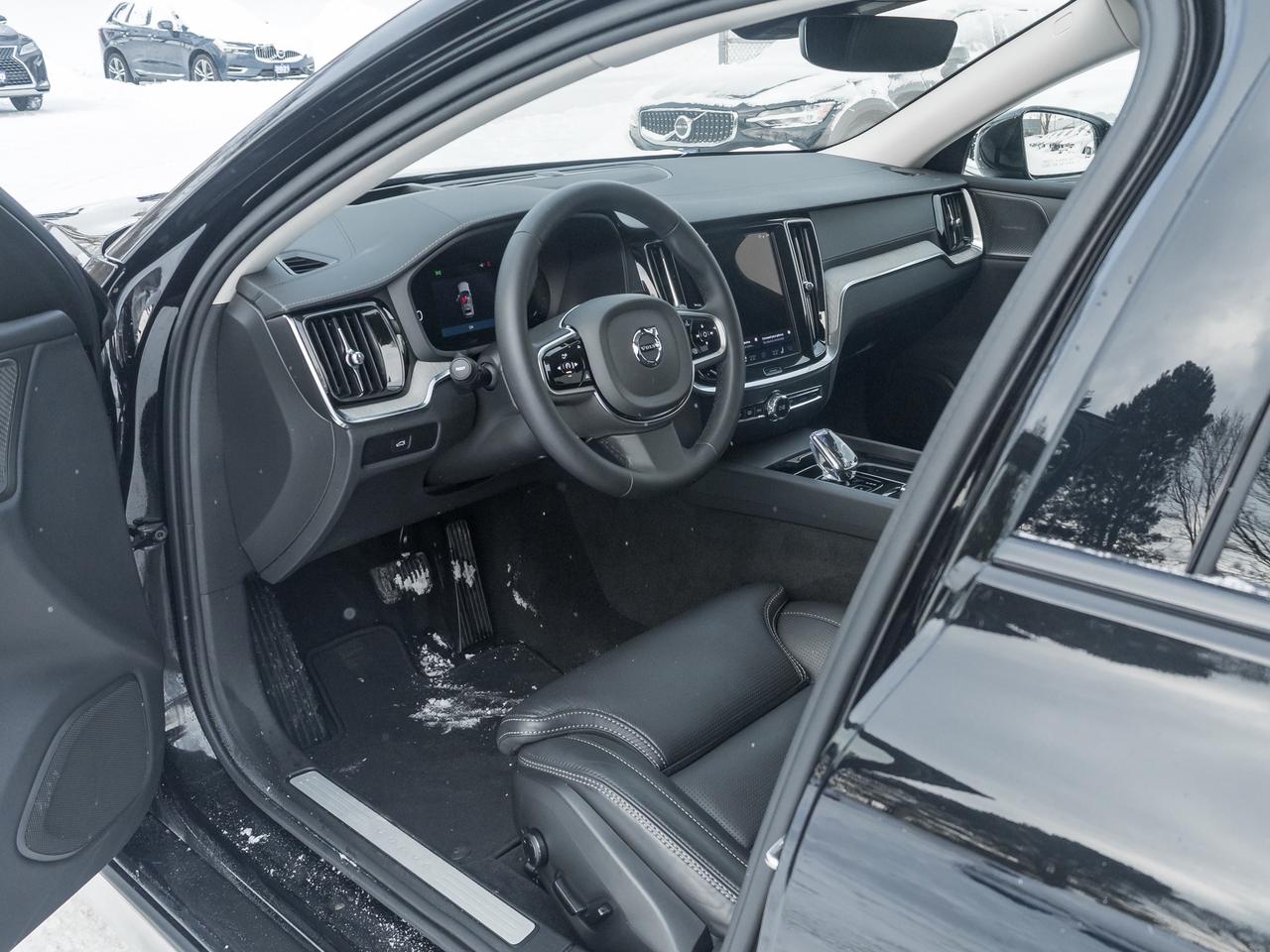 2026 Volvo V60 Cross Country B5 AWD Ultra  NEARLY NEW  VOLVO CPO Photo