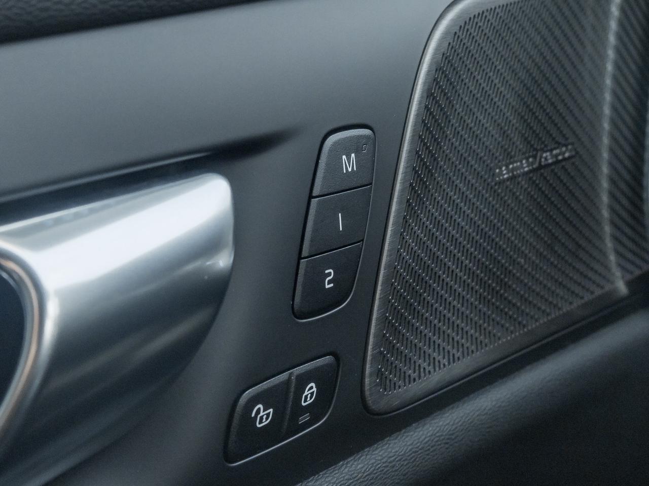 2026 Volvo V60 Cross Country B5 AWD Ultra  NEARLY NEW  VOLVO CPO Photo