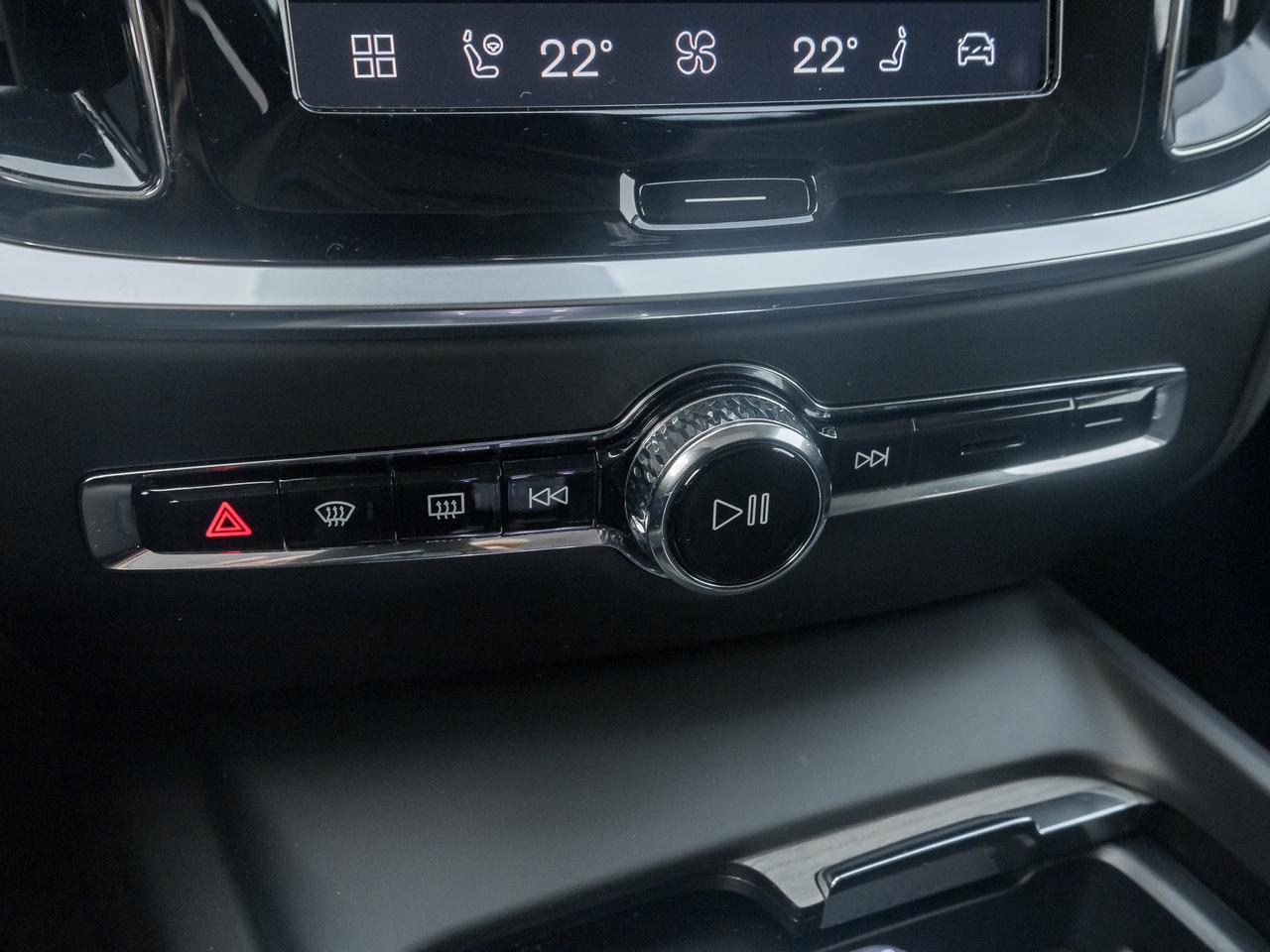 2026 Volvo V60 Cross Country B5 AWD Ultra  NEARLY NEW  VOLVO CPO Photo